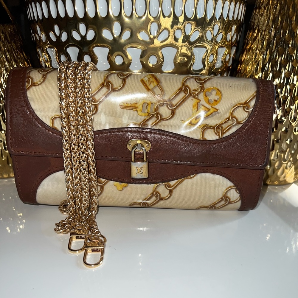 ❌SOLD❌Louis Vuitton Monogram Charm Portefeiulle Sarah Long Bifold Wallet